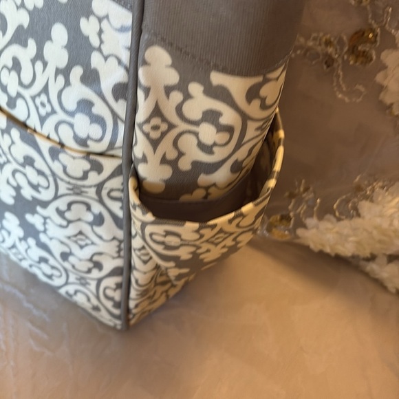 Petunia Pickle Bottom city carryall diaper computer bag very spacious waterproof - Picture 5 of 15